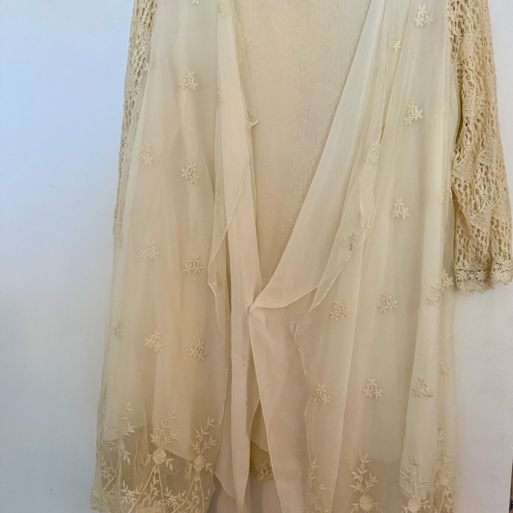 Blu Pepper Cream Lace Robe - Picture 3 of 5